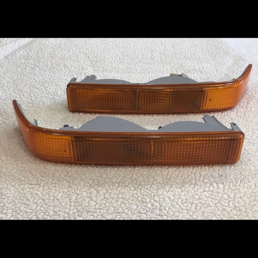 S10 Sonoma Blazer S15 Jimmy Turn Signal Park Lights Lamp Lens 16524255& 16524256 - Picture 4 of 8